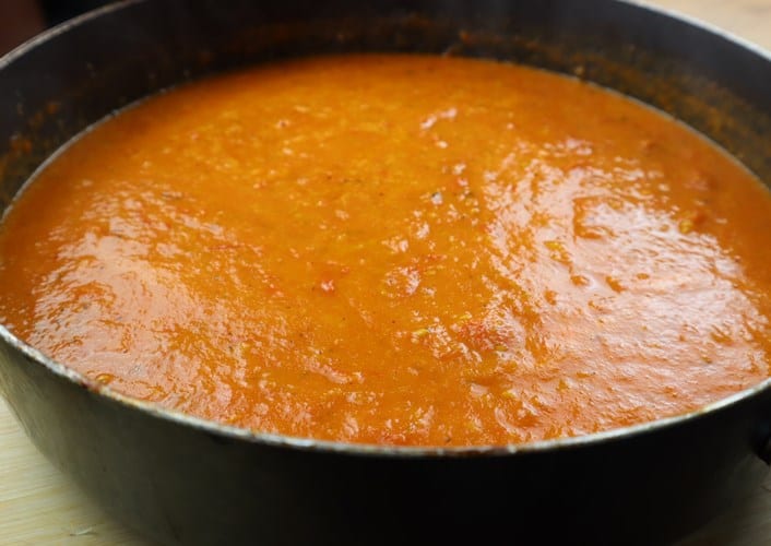 pasta sauce with fresh tomatoes