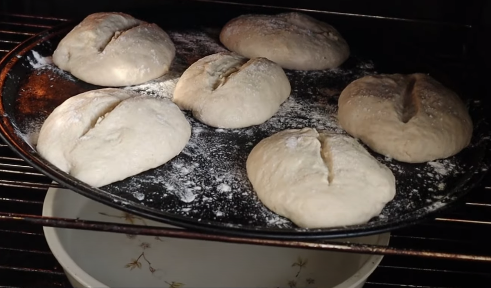 bread rolls are baking in the oven
